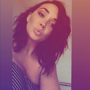 Meet your Posher, Alicia